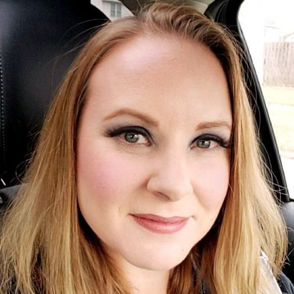 Meet your Posher, Mia - Picture 1 of 1